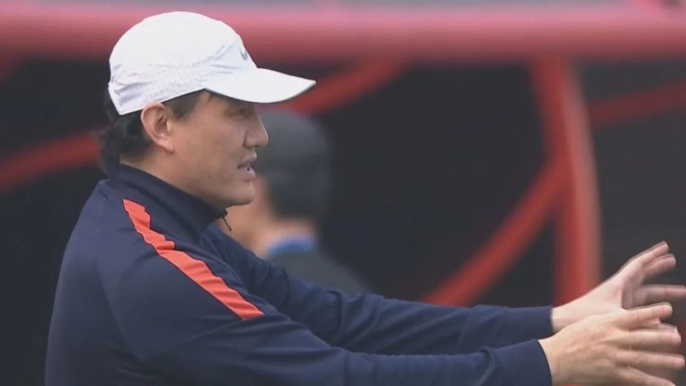 班长裸体扒开两腿让我喝尿